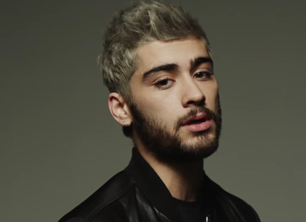 Zayn Malik samples Mohammed Rafi's 'Chaudhvin Ka Chand' in his song 'Tightrope' from his latest album 'Nobody Is Listening' 