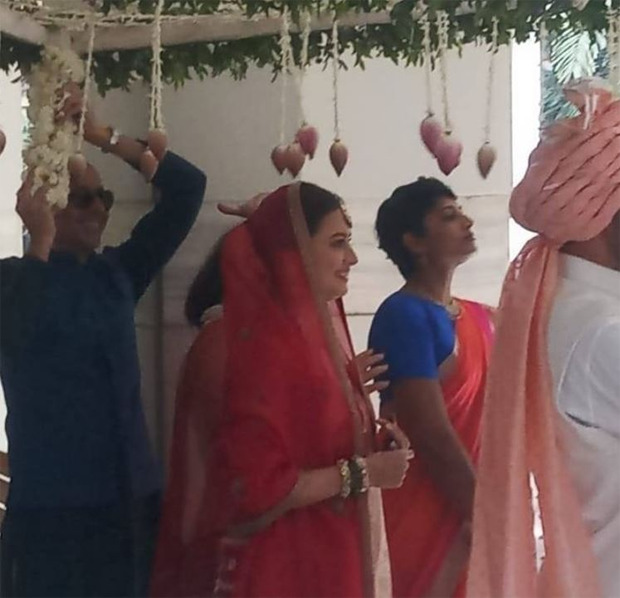 Dia Mirza makes for a gorgeous bride in first pictures as she marries Vaibhav Rekhi