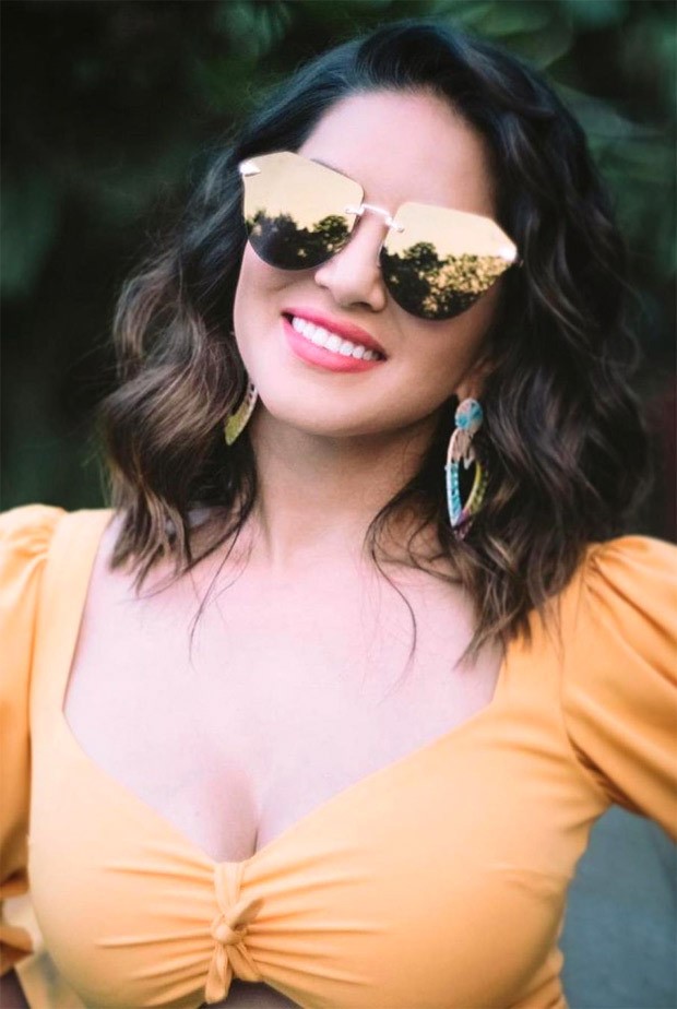 Sunny Leone is a ray of sunshine in yellow bodycon 
